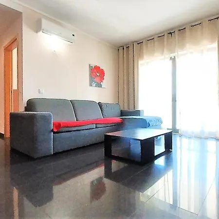 Rocha Tower 11a 아파트