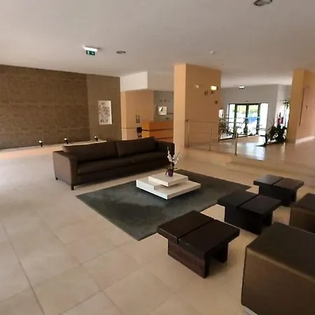 Rocha Tower 11a *